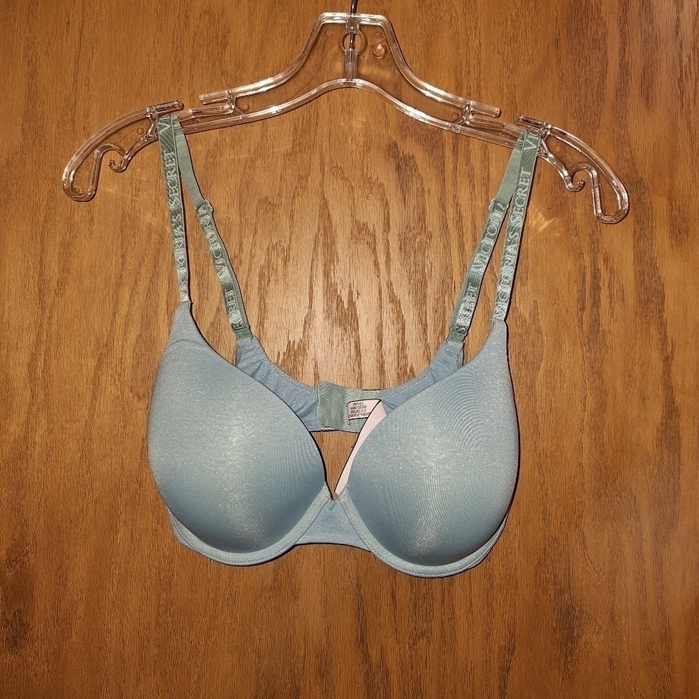 🌟 Victorias secret tshirt full coverage push up bra size 34DD